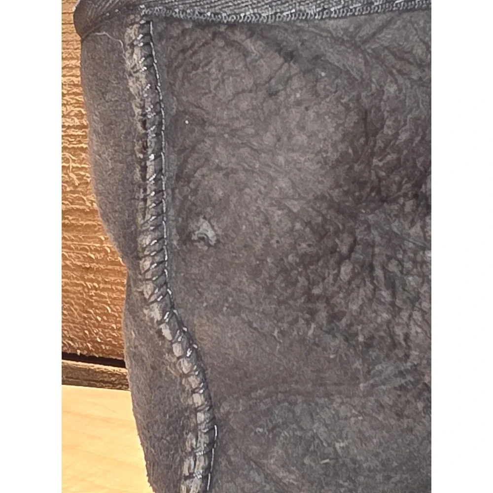UGG Australia Classic Short II Grey Suede Sheepskin Boots Women Size 8 5825